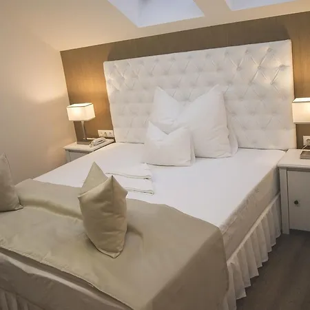 Munkacsy Ξενοδοχείο 4*